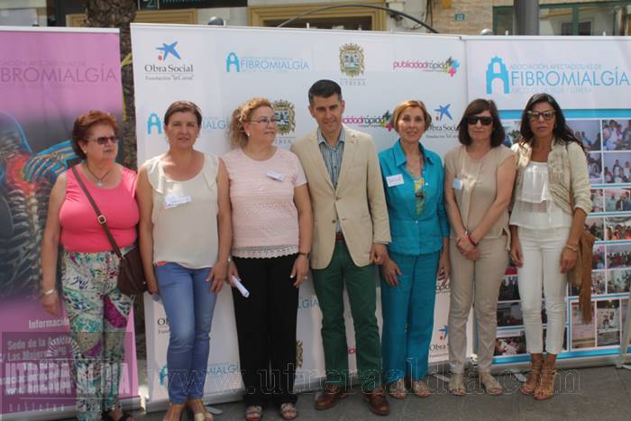 Celebración del Día internacional de la Fibromialgia en la Plaza del Altozano