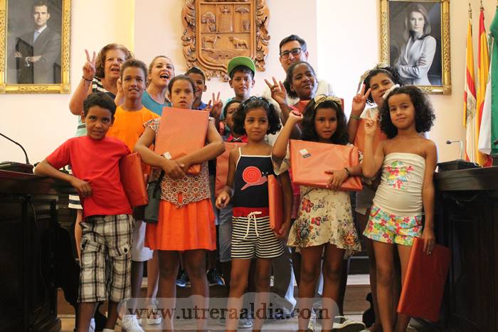 Los niños saharauis son recibidos en el Ayuntamiento