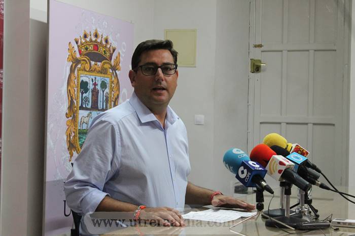 Villalobos anuncia que se sustituirá el césped natural de Vistalegre por artificial