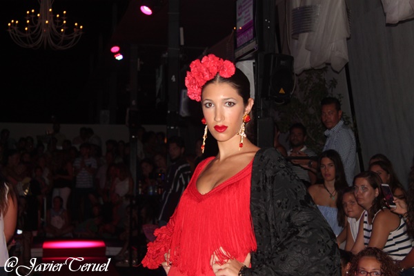 Gran asistencia de público al Desfile solidario de Moda Flamenca