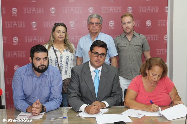 El Ayuntamiento y AFADU firman un convenio de colaboración para arreglo de zonas verdes