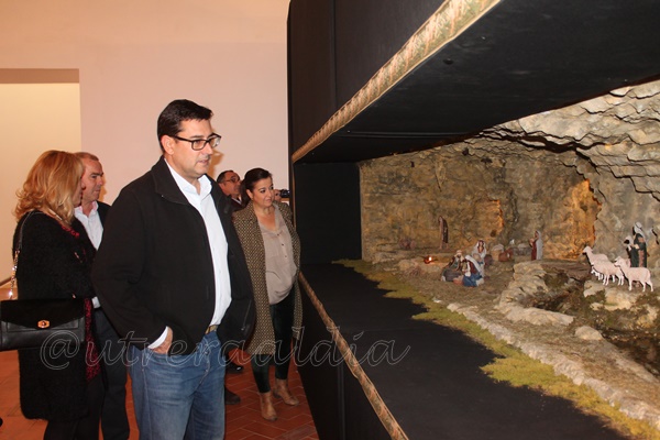 Los belenistas de Utrera, presentan verdaderos obras de arte en la Casa de la Cultura