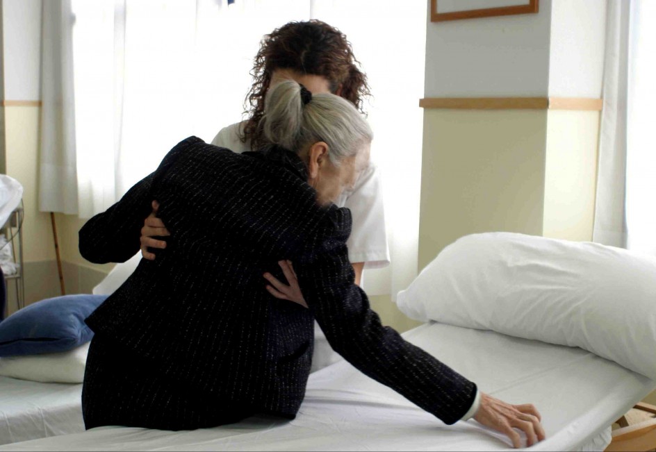 Detenida, en Utrera, por la Guardia Civil la cuidadora de una anciana con Alzheimer por el robo de joyas