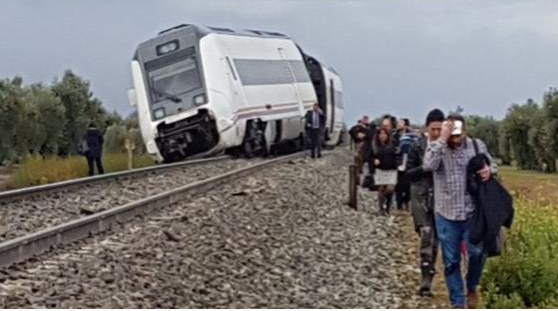 ¡¡ ULTIMA HORA !! Varias personas heridas por el descarrilamiento de un tren cerca de El Arahal
