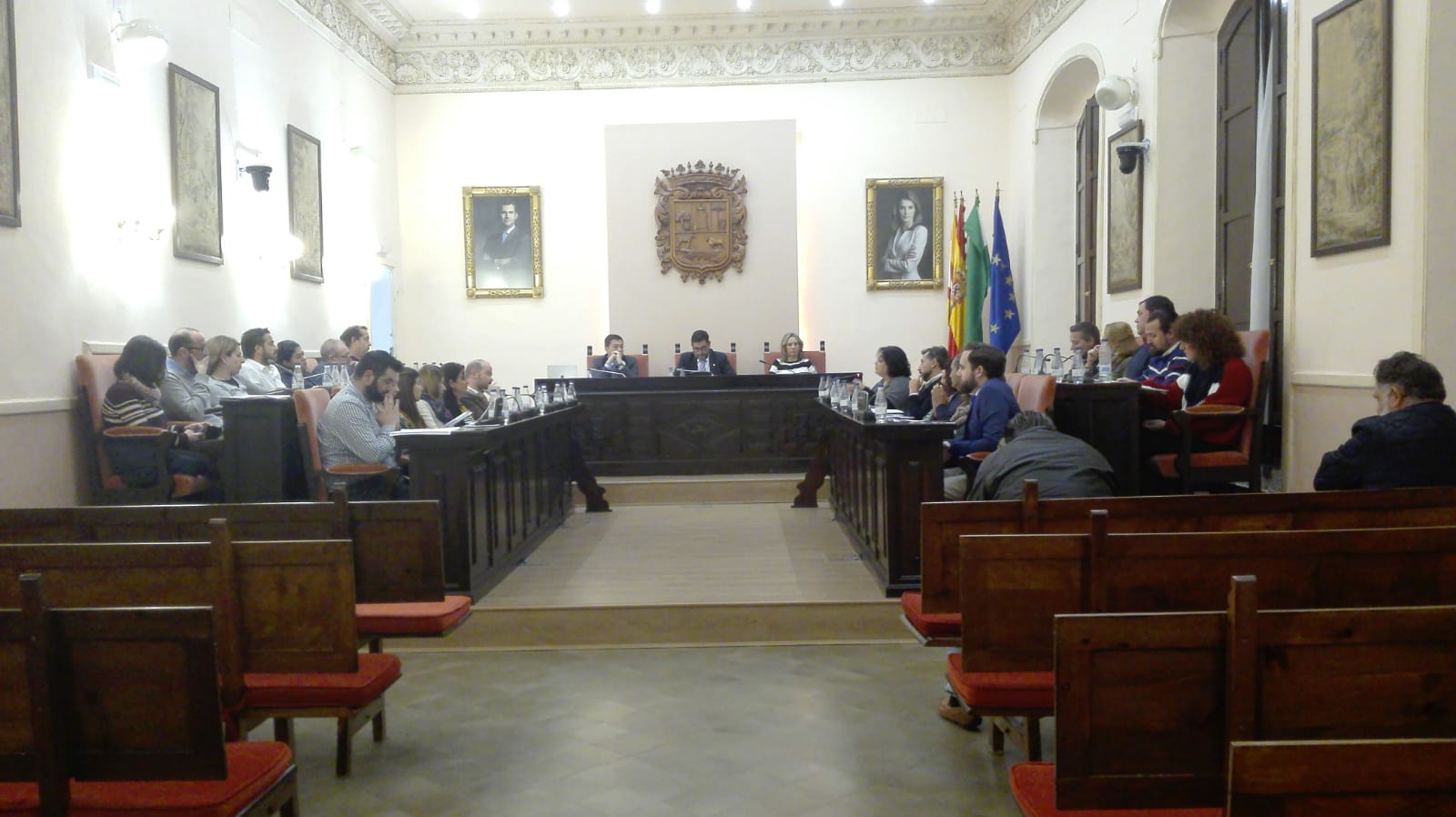 El Ayuntamiento realiza una declaración Institucional para mostrar su rechazo al hipotético cambio de adscripción de la atención hospitalaria de Utrera