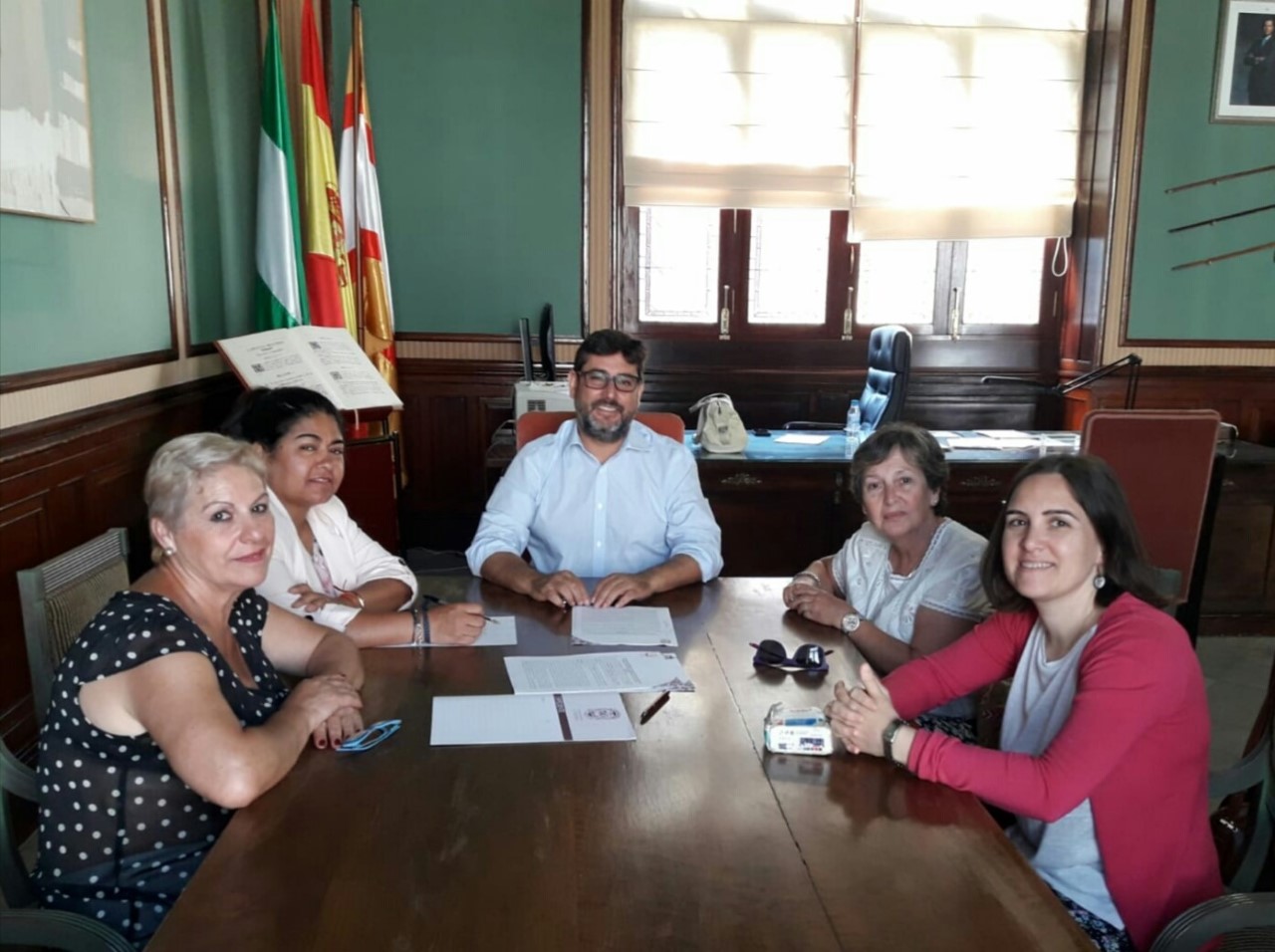 El Ayuntamiento y la Asociación de Mujeres de Santiago firman un nuevo convenio para la lucha contra la pobreza