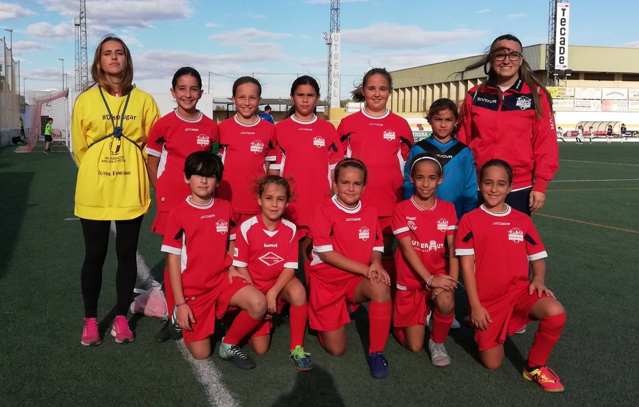 La Escuela Municipal de fútbol llena, una vez más, el San Juan Boscon con fútbol femenino