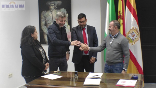 El año 2019 comienza con la paz sindical en el Ayuntamiento gracias a la firma del acuerdo de funcionarios