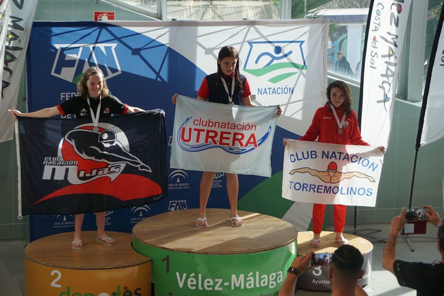 La Nadadora PILAR BOHORQUEZ rompe todos los records del club en el campeonato Andaluz de invierno, categoría Alevín