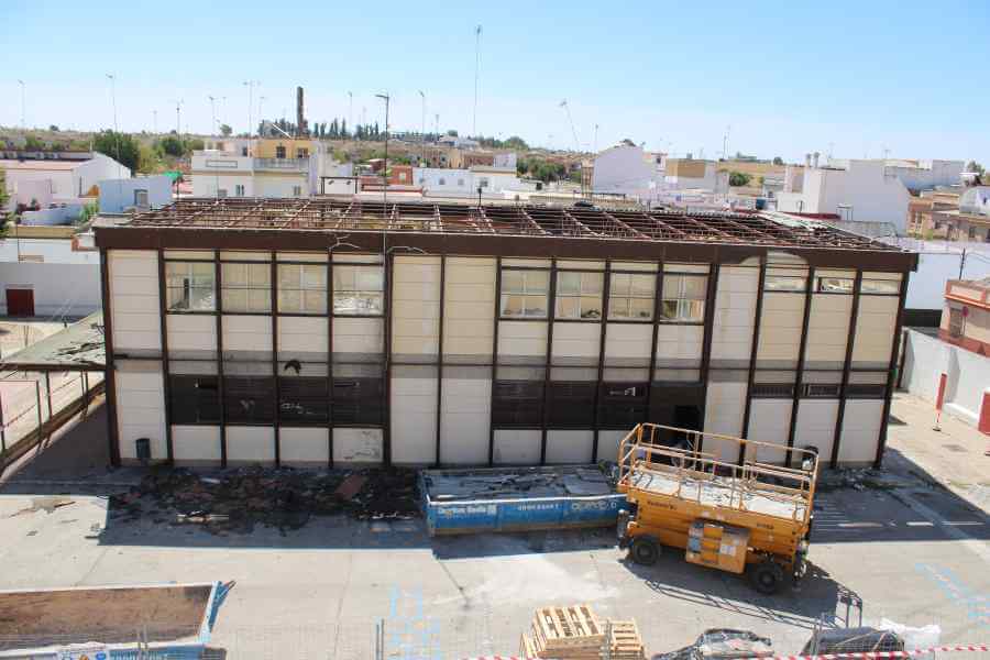 El ayuntamiento invierte casi 300.000 € en el colegio Coca de la Piñera
