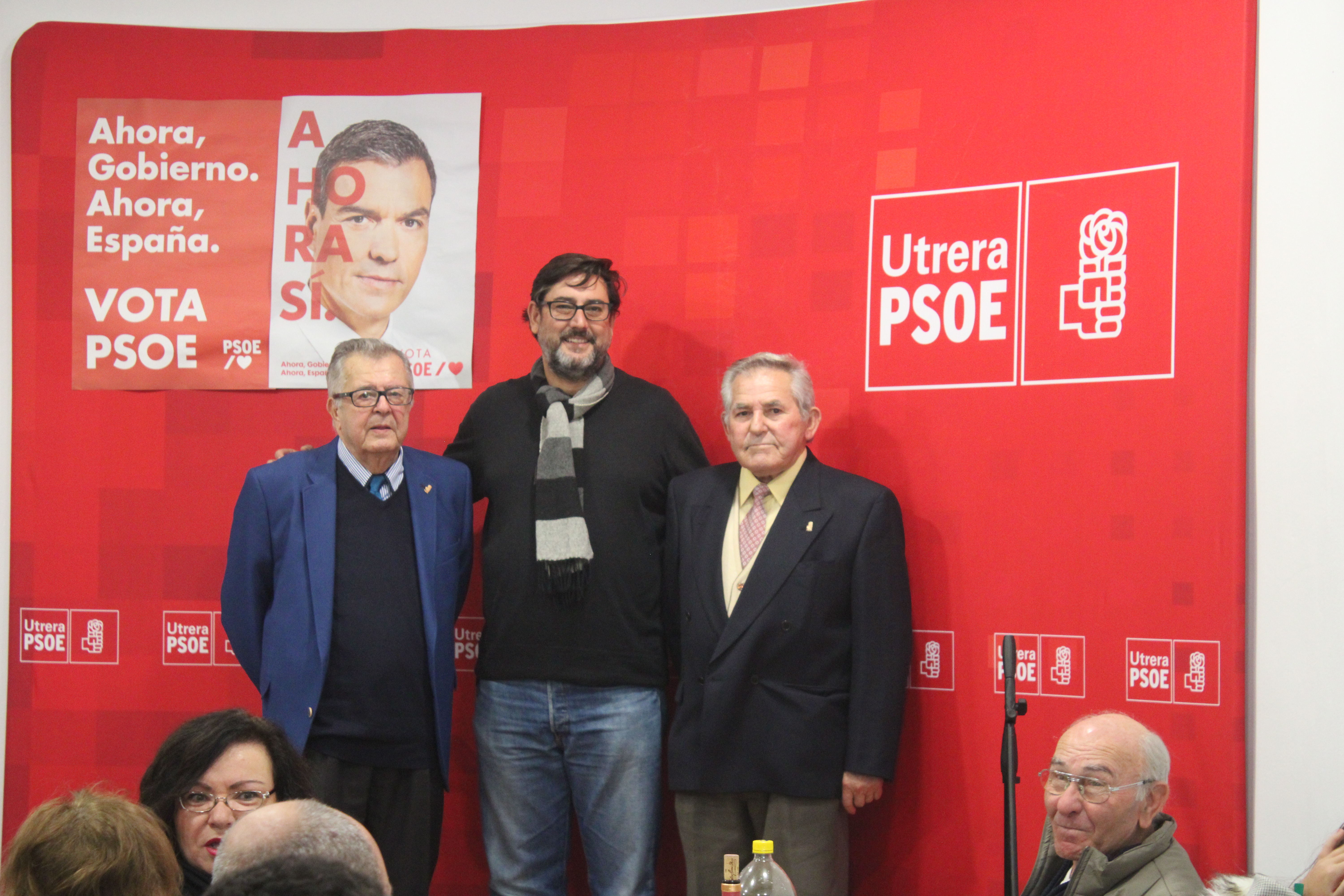 Valeriano Galán y Fernando Pérez homenajeados por el PSOE de Utrera en la comida navideña de su 90 Aniversario