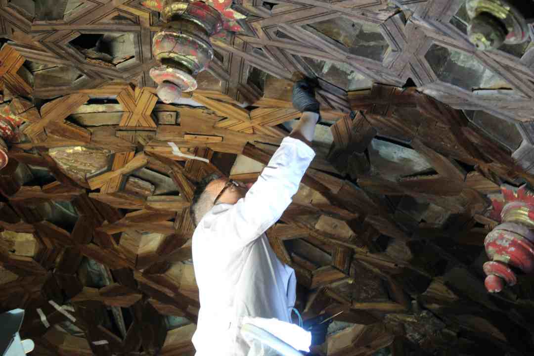 Las obras de restauración del retablo de Consolación se encuentran al 65 % y finalizarán en junio