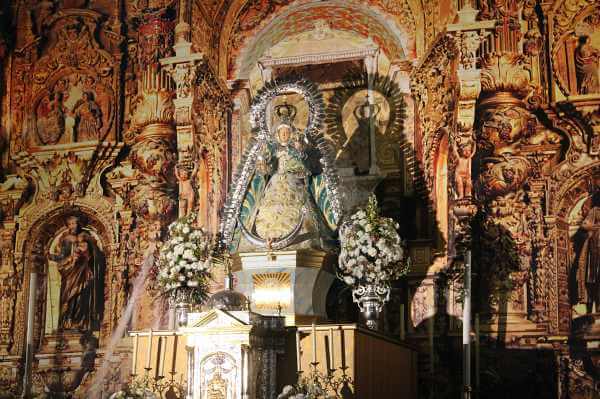 El retablo de Consolación, tras la restauración,  será bendecido el día 5 de julio por el Arzobispo de Sevilla, monseñor Juan José Asenjo