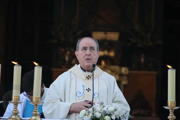 El Arzobispo de Sevilla preside la Santa Misa y bendice el Retablo del Santuario, tras las obras, en un acto privado