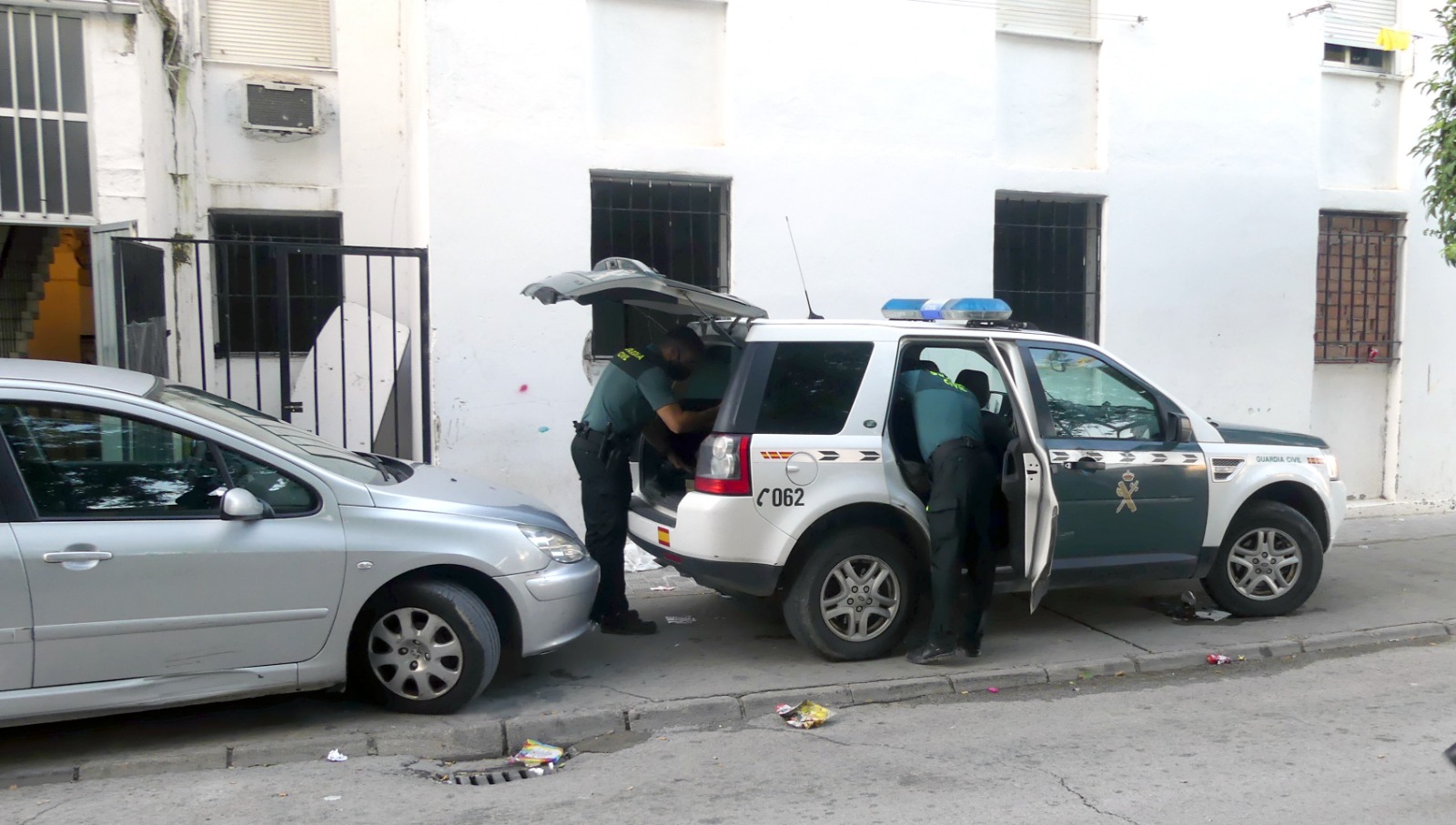 Varias detenciones de la Guardia Civil en la barriada La Paz por tráfico de drogas