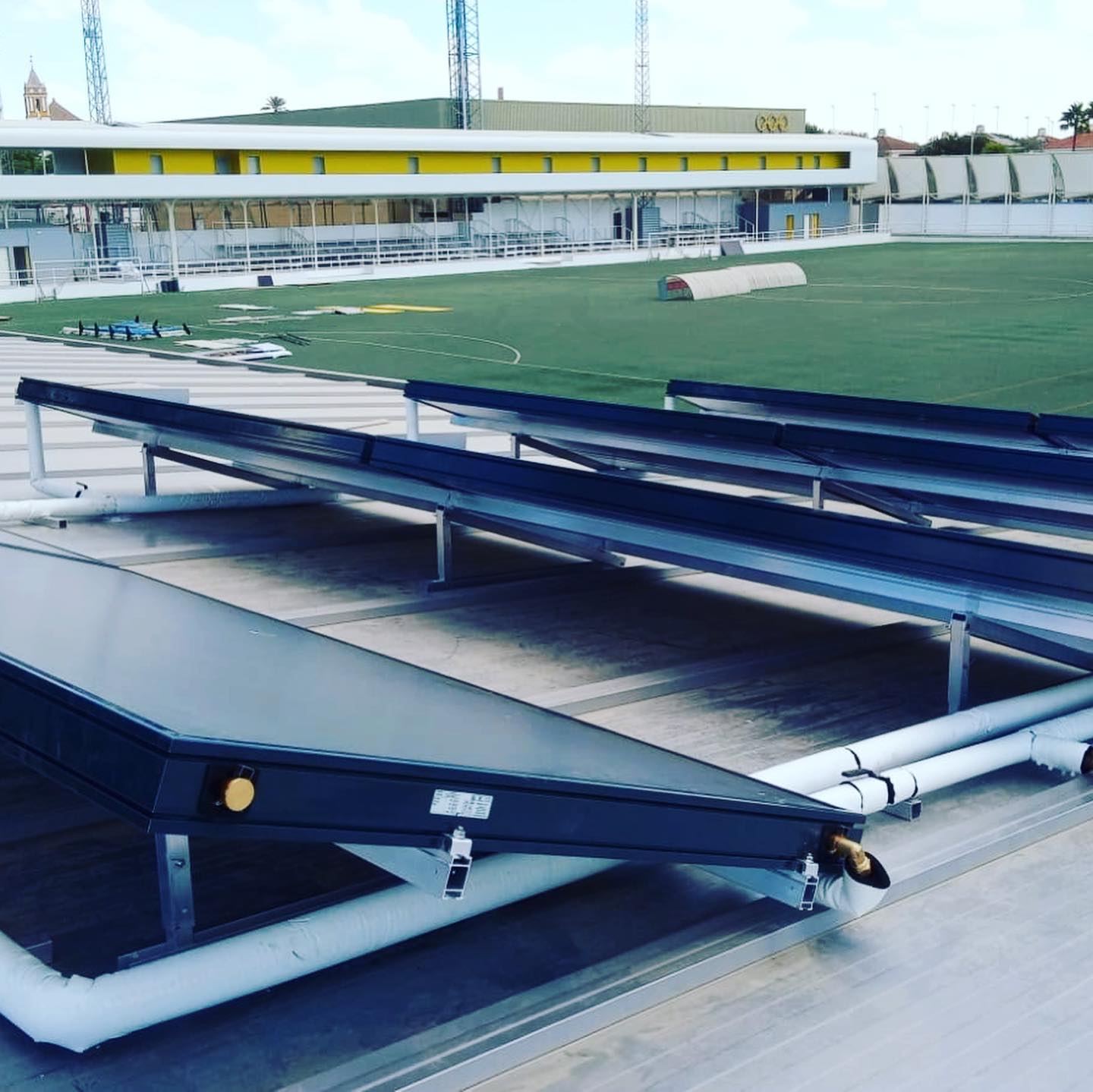 La empresa Ecolosol instalará placas solares en los vestuarios del San Juan Bosco