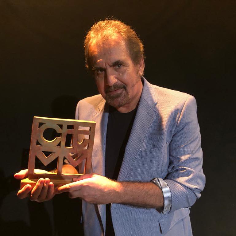El actor utrerano Pepe Garrido consigue el premio al Mejor Actor Principal del X Certamen de Teatro Aficionado María Moliner