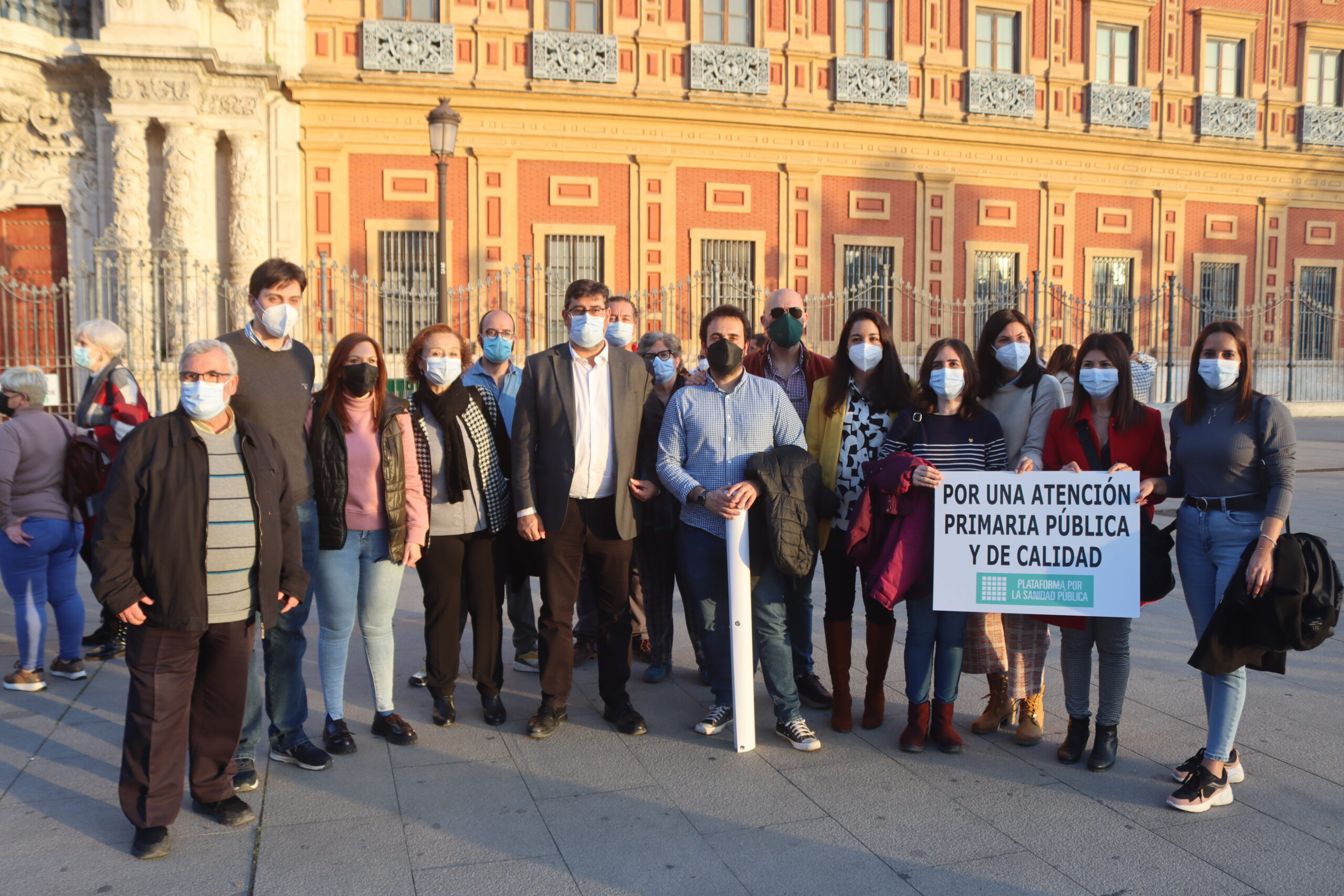 La plataforma de alcaldes por la sanidad andaluza reclama «un gran pacto social» en la Concentración de San Telmo