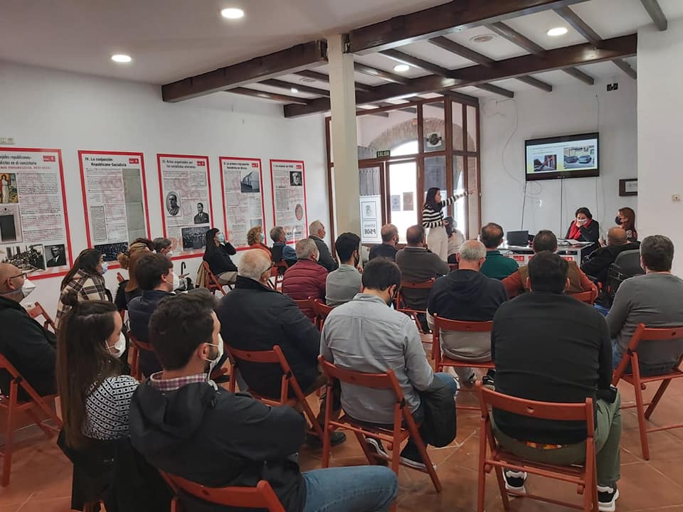 Encuentro del PSOE Utrera en la Casa del Pueblo con José María Villalobos