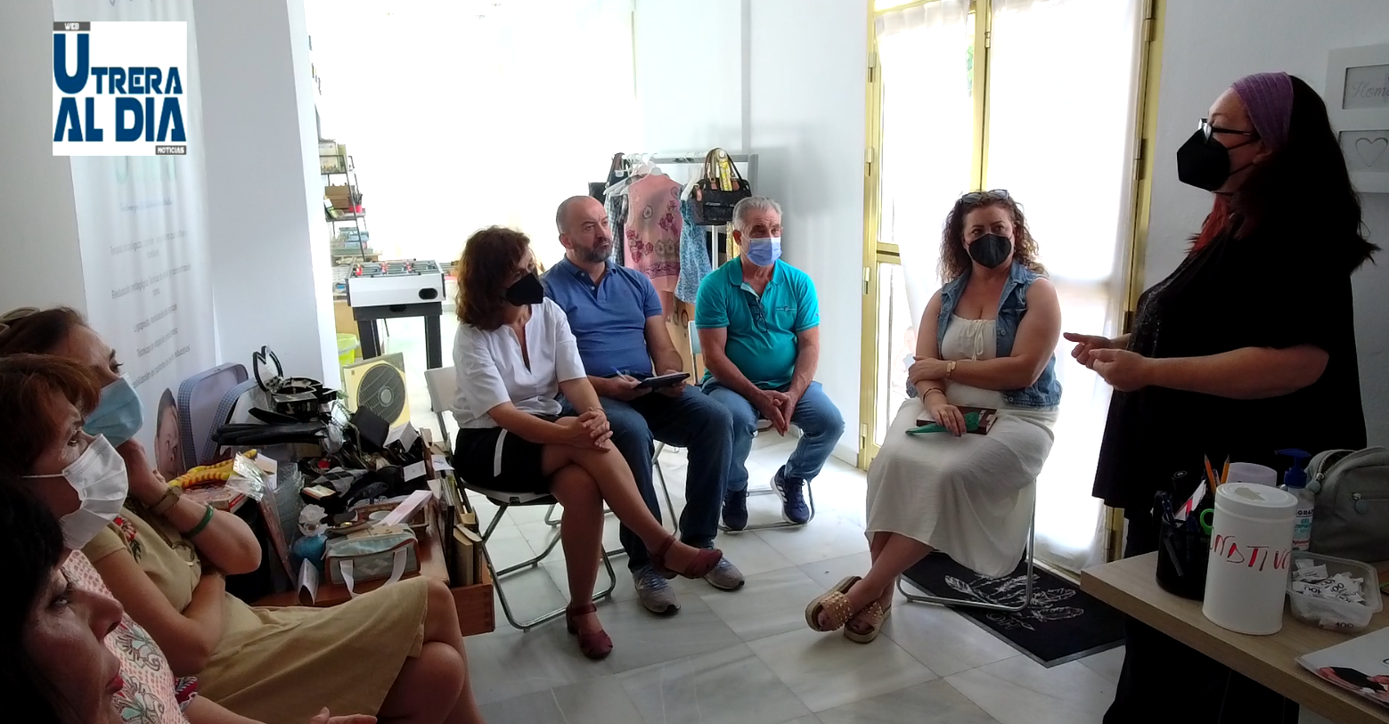 La portavoz de Más País Andalucía, Esperanza Gómez, visita la Asociación de TDAH de Utrera