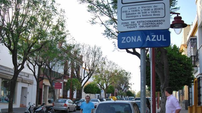Juntos x Utrera critica la nueva zona azul: «Costará un euro aparcar 30 minutos y 50 euros la tarjeta de residentes»