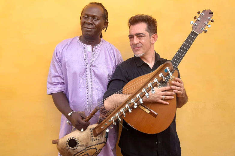 Llega a Utrera la fusión de flamenco con música africana de la mano de Raúl Rodríguez en «La Raíz Eléctrica» el sábado 23 de julio