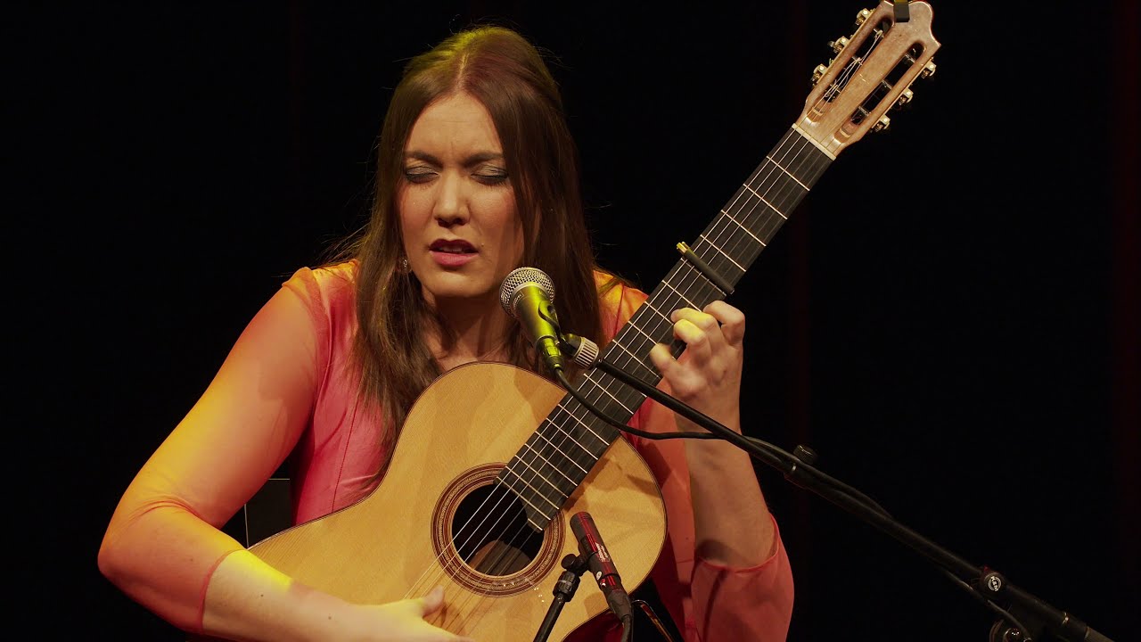 La guitarrista y cantaora utrerana María Marín, presente en el festival de flamenco «Desvarío» en Barcelona