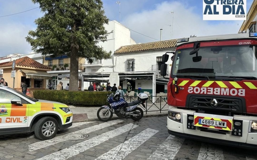 El bar La Huerta, tras el incendio sufrido por una freidora, abre sus puertas y agradece la labor de los bomberos