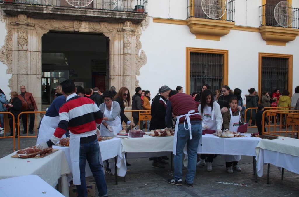 Degustación este domingo 18 de un enorme Roscón de Reyes a las puertas del Ayuntamiento