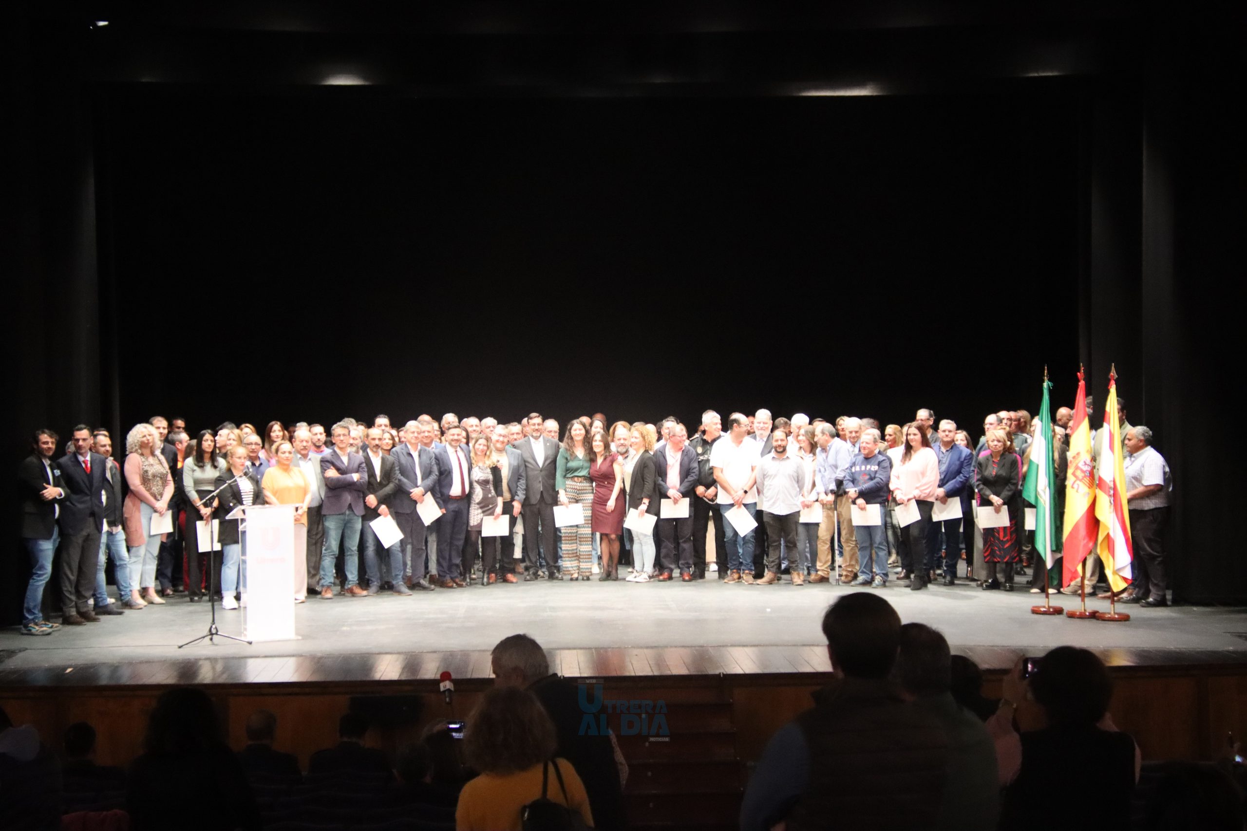 Utrera pionera en homenajear a las víctimas del COVID-19 en un acto institucional (Vídeo y galería)