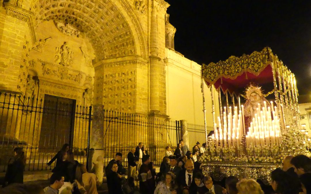 La Hermandad de la Casa Salesiana discurrirá por las calles de Utrera este martes santo con Los Estudiantes