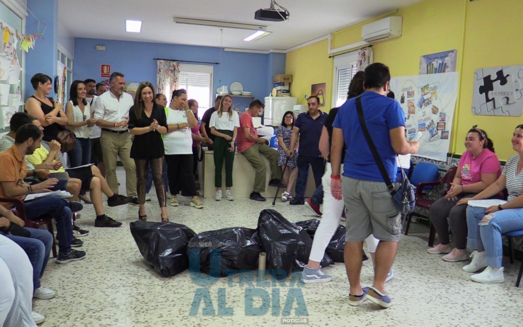 Isabel González visita APDIS, «Utrera está olvidada en tema de accesibilidad»(vídeo y fotos)