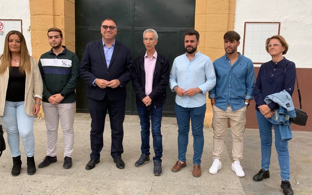 El consejero de cultura de la Junta visita Utrera para apoyar a Curro Jiménez(vídeo)