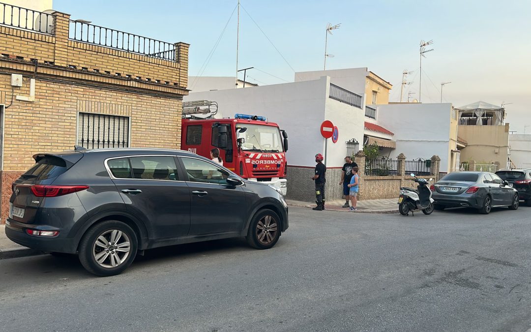 El derrumbe del techo de una casa en Utrera deja dos heridos leves