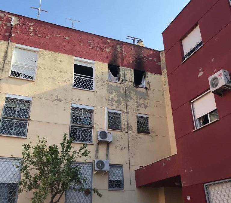 Un incendio intencionado en un piso de ‘Movimiento Maqui’ provoca ansiedad y daños leves a los vecinos