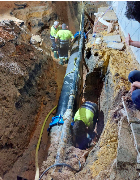 Operarios del Huesna prevén la reparación de la tubería de la calle María Alba para hoy