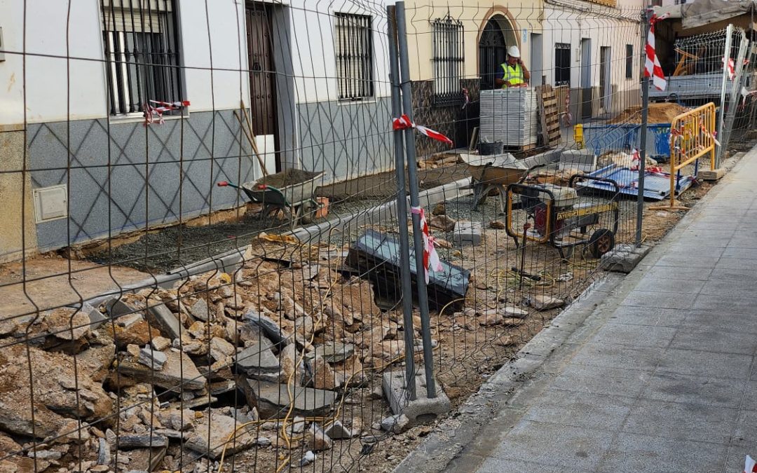 El Partido Popular de Utrera critica a Villalobos «por no preocuparse de la mejora de las canalizaciones de agua»