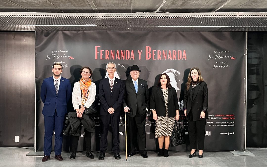 Éxito y emociones a flor de piel en el preestreno del documental de «Fernanda y Bernarda» en el CaixaForum de Sevilla