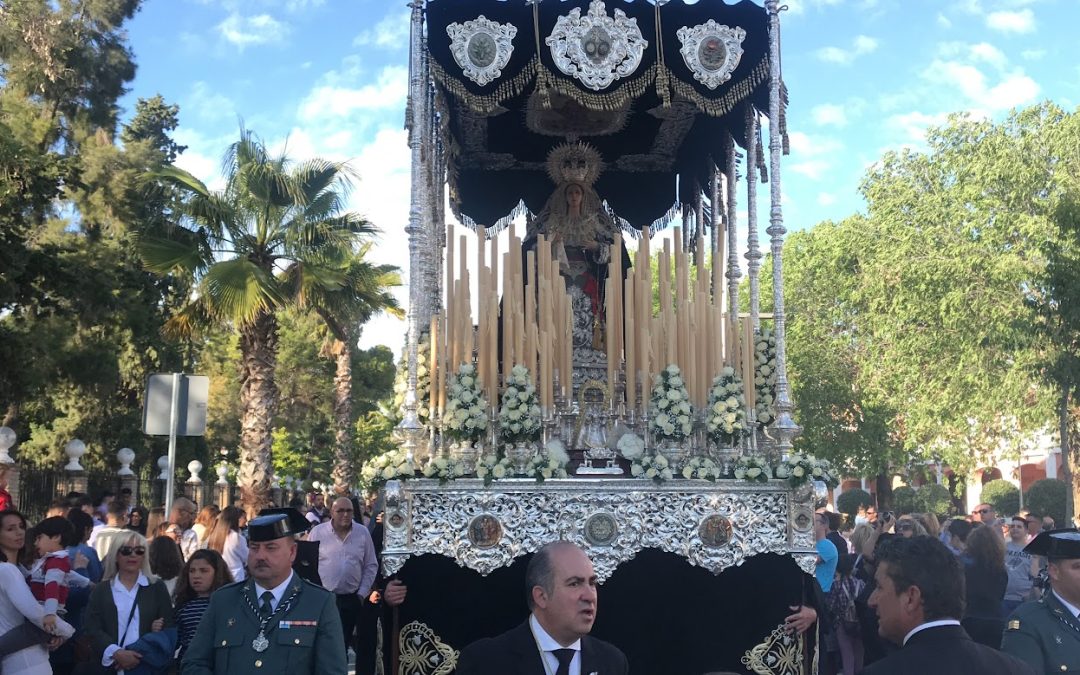 Los Muchachos de Consolación realizan este Lunes Santo la estación de penitencia más larga