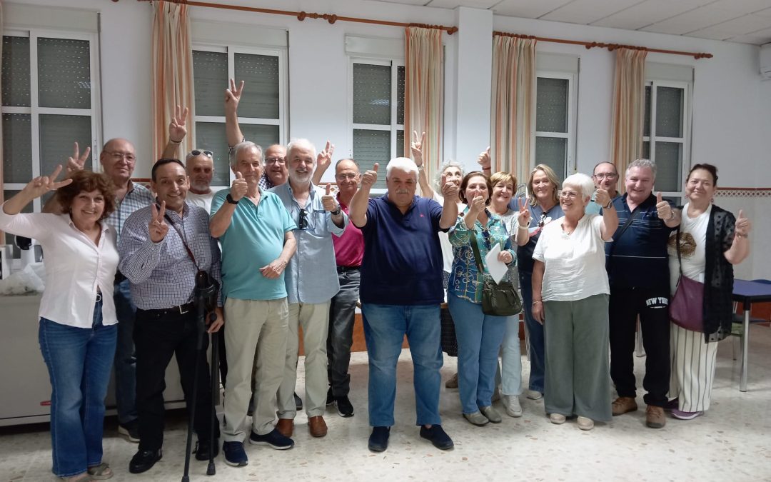 La Plataforma en defensa de la Sanidad se manifiesta tras la reunión del alcalde con la Gerente de Valme