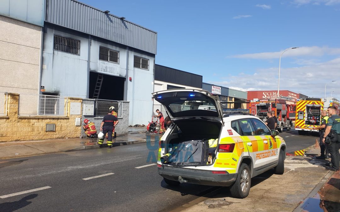 Se desata un incendio en una nave industrial del Torno en Utrera sin heridos