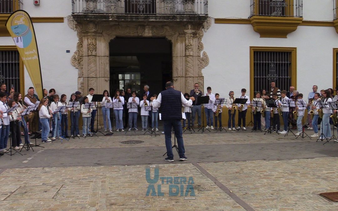 La música inundó el centro de Utrera en la mañana del domingo para celebrar Santa Cecilia [vídeo y galería]