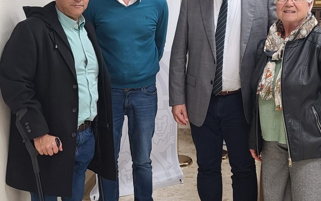 Plataforma por la Sanidad de Utrera se reúne con el Delegado Territorial de Salud para abordar el deterioro sanitario local