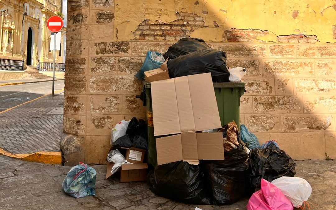 El PSOE denuncia «abandono y suciedad» durante la Semana Santa de Utrera