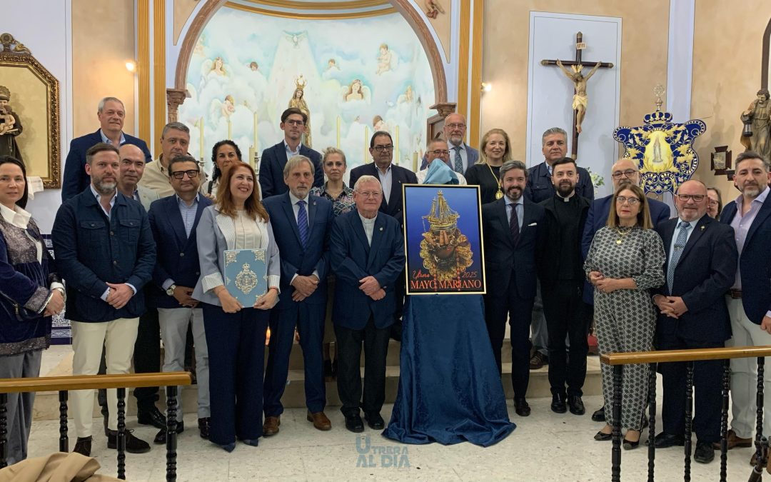 La Pregonera de Glorias de María, Ana Sánchez, recoge las pastas y se presenta el cartel de Mayo Mariano [vídeo y galería]