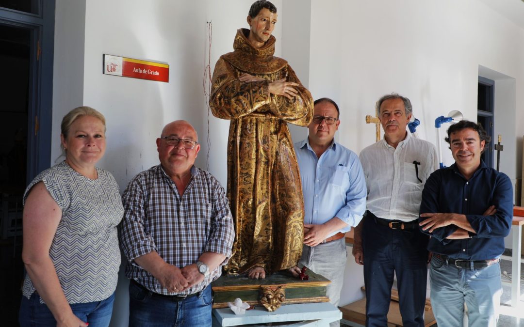 La imagen de San Diego de Alcalá vuelve a la iglesia de San Francisco tras ser restaurado
