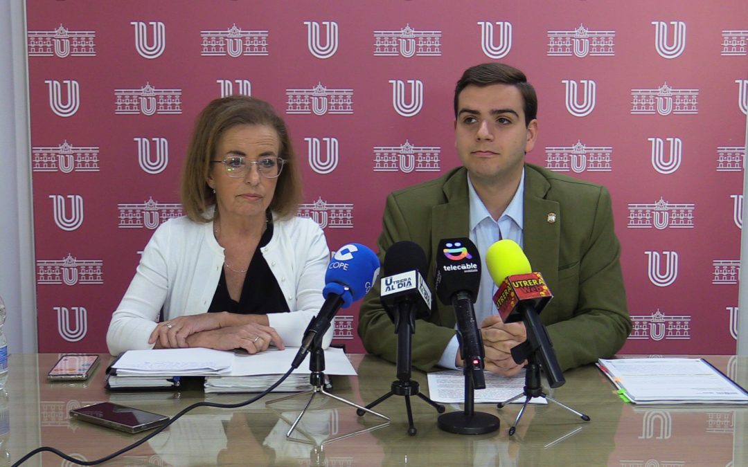 La delegada de Urbanismo, María Luisa Reina, se defiende de las acusaciones socialistas [vídeo]
