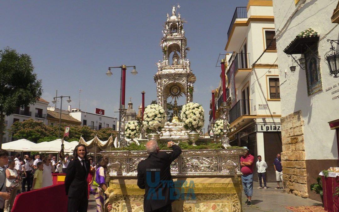 Un soleado primer día de verano acoge el Corpus Christi de Santa María [vídeo y galería]