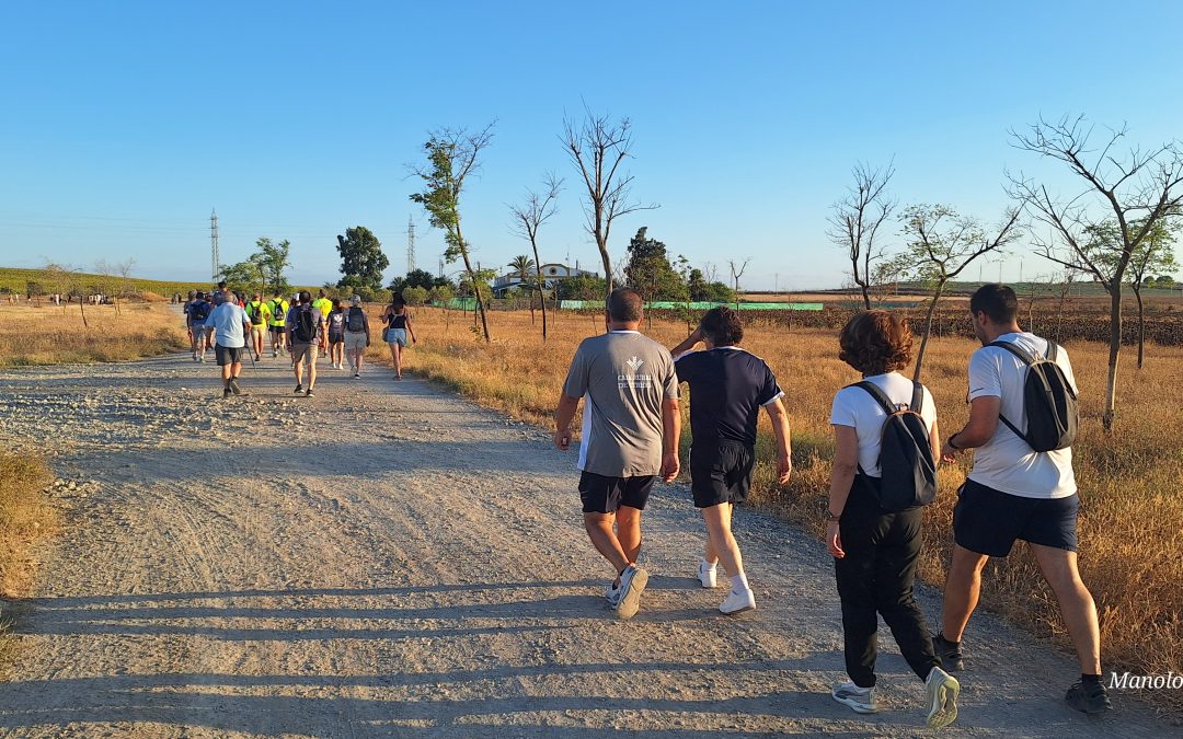 La Asociación de Amigos del Camino de Santiago de Utrera inicia su curso 25/26 con una ruta nocturna