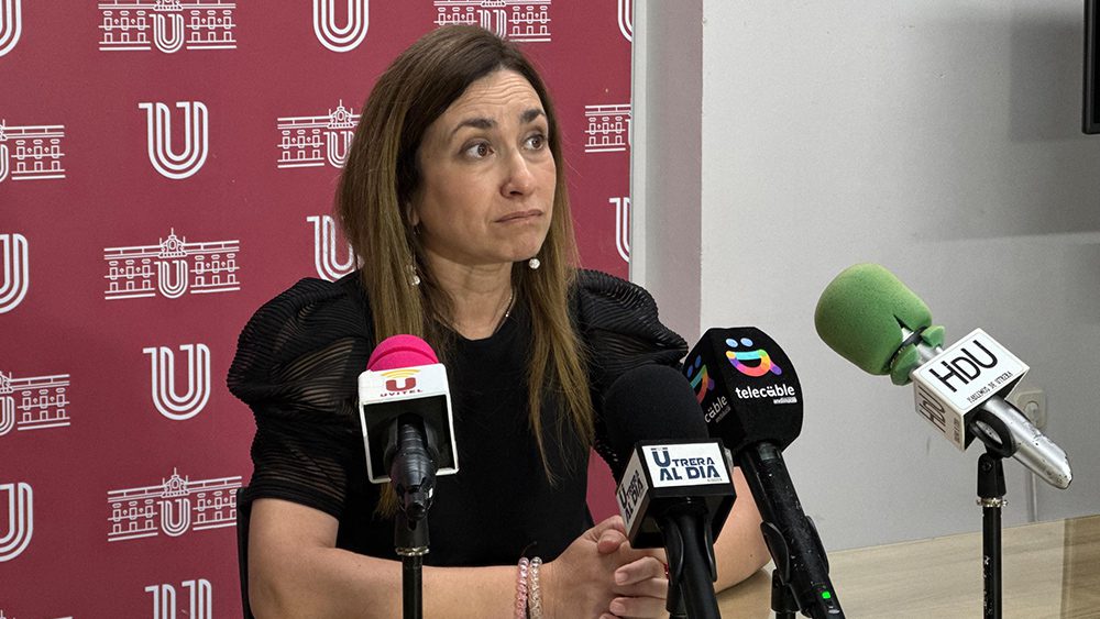 Isabel González reclama la promoción de viviendas sociales en terrenos públicos de titularidad estatal en Utrera.
